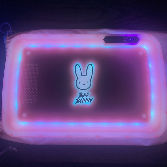 Pink LED Bad Bunny Logo Rolling Tray with 7 color variations & built-in grinder - Picture 4 of 8